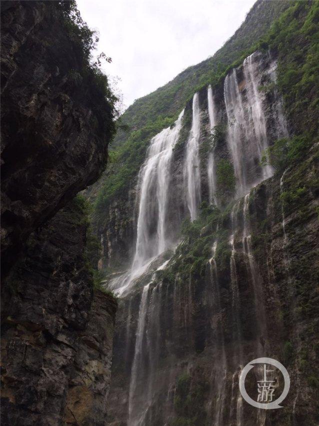 如果爱豆跟闺蜜在一起了引热议，你会对你的闺蜜说些什么？游戏画面